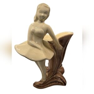 Vintage Haeger Pottery Lily Flower Dancer Ballerina Vase 3531 Ivory Brown USA